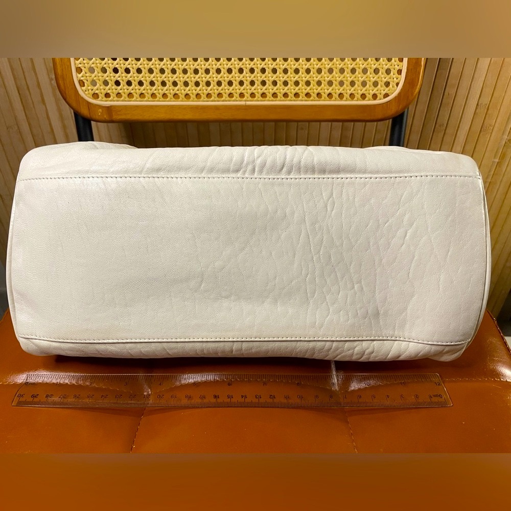 A+ condition Fendi White Shoulder Bag with Croc-Embossed Leather - Picture 10 of 15